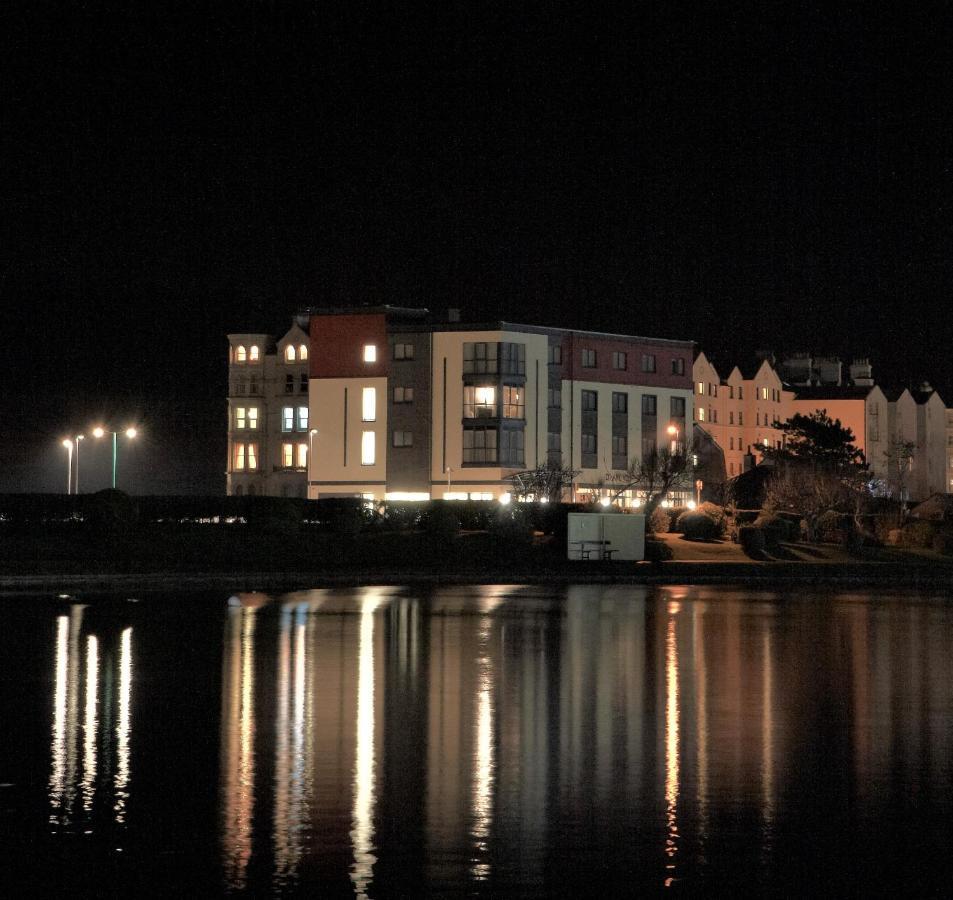 Ramsey Park Hotel Bagian luar foto